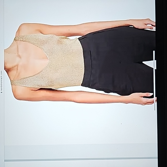 Reiss Tops - Reiss V neck sleeveless blouse